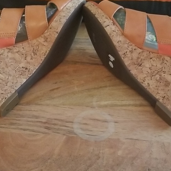 Andirenne Vittadini Strappy Sandal - Picture 4 of 4